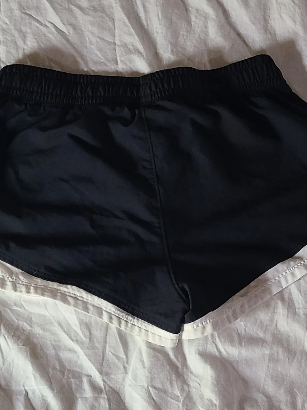 UnderArmor XS Adults Runners Black and White Shorts Drawstring